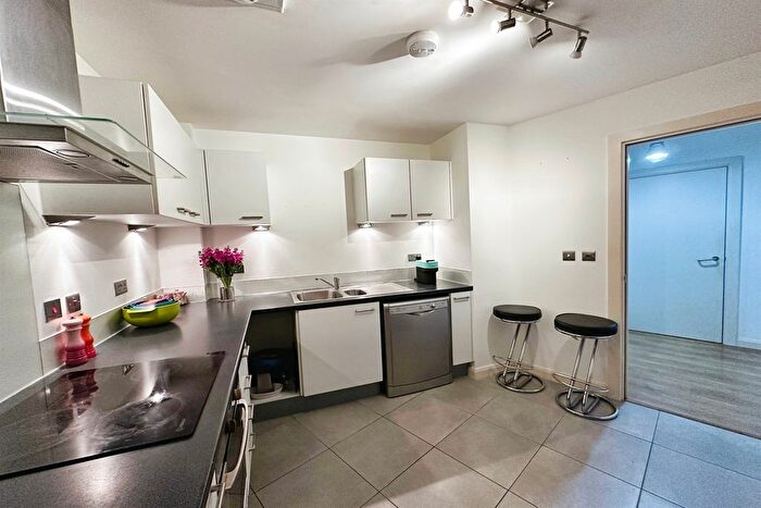 2 Bedroom Flat For Sale In Fortune Green Road, London, NW6