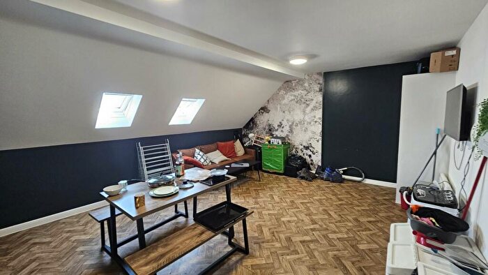 Flat To Rent In Blackswarth Road, Three Crowns, Kings Court, Bristol, BS5