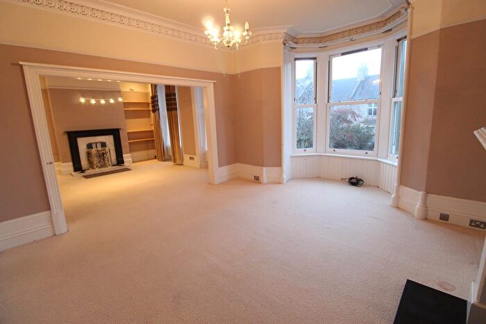 4 Bedroom Flat To Rent In Beaconsfield Place, Top Floor, AB15