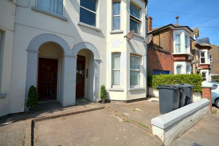 1 Bedroom Flat To Rent In Garfield Road, Westbrook, CT9