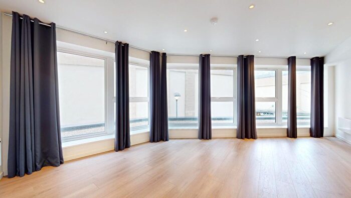 2 Bedroom Flat To Rent In Selden Hill, Hemel Hempstead, HP2