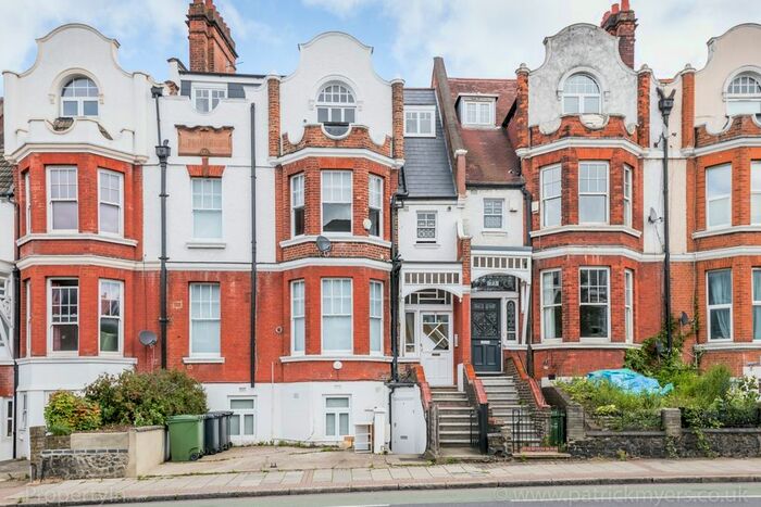 Studio To Rent In Thurlow Park Road, London SE21