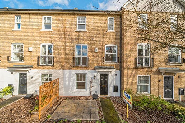 4 Bedroom Town House For Sale In Thyme Walk, Maidstone, ME16