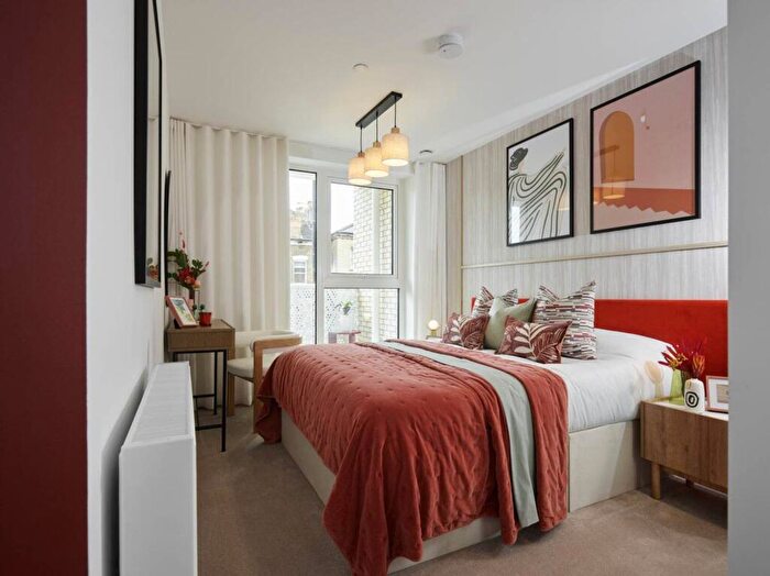 1 Bedroom Flat For Sale In Caxton Square, Wood Green, N22