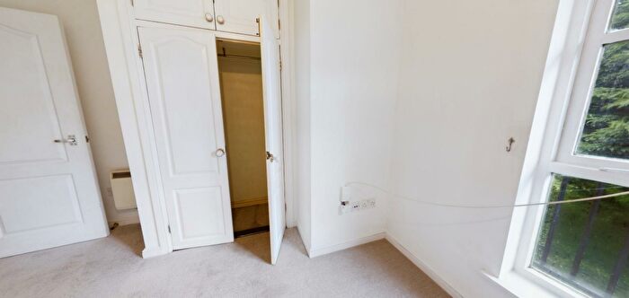 2 Bedroom Apartment To Rent In Henry Close, Enfield, EN2