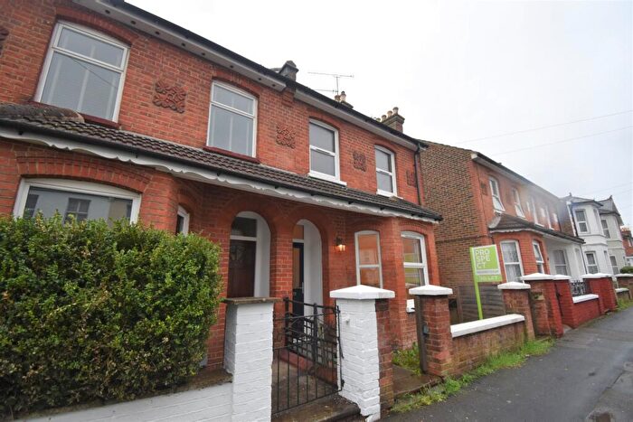 3 Bedroom Terraced House To Rent In St Georges Road, Aldershot, Hampshire, GU12