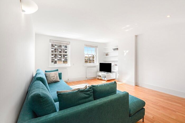 2 Bedroom Apartment For Sale In Kings Terrace, London, NW1