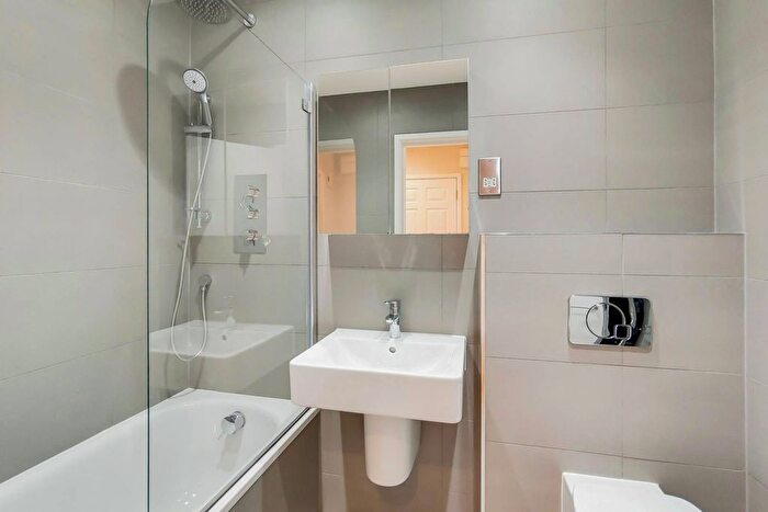 1 Bedroom Flat To Rent In Vincent Square, Westminster, London, SW1P