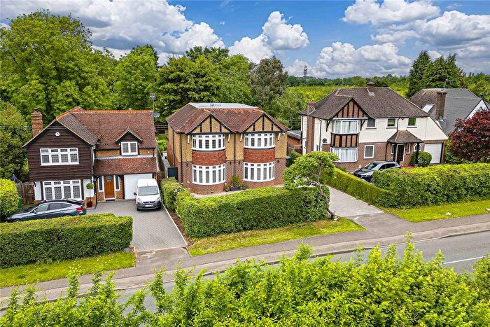 4 Bedroom Detached House For Sale In Chipperfield Road, Kings Langley, Hertfordshire, WD4