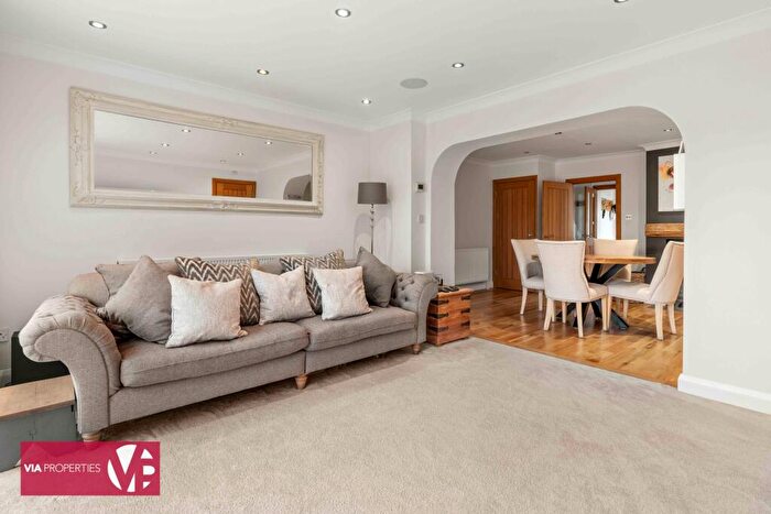 2 Bedroom Semi-Detached House For Sale In Palmers Grove, Nazeing, EN9