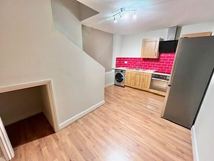 1 Bedroom Apartment To Rent In Southgate House, Halifax, HX1