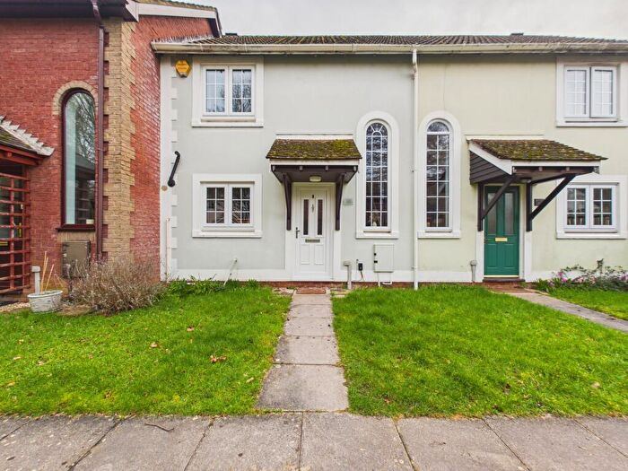 2 Bedroom Terraced House For Sale In Pond Road, Bramley, RG26