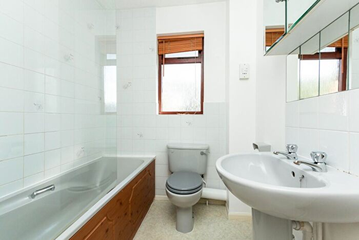 1 Bedroom Maisonette To Rent In Dorchester Court, Oriental Road, GU22