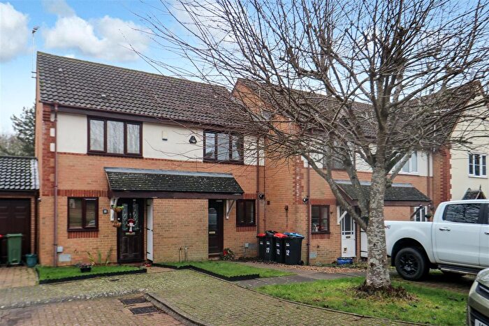 2 Bedroom Property For Sale In Coverack Place, Milton Keynes, MK4