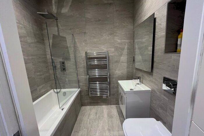 2 Bedroom Flat To Rent In Downmill Road, Bracknell, RG12