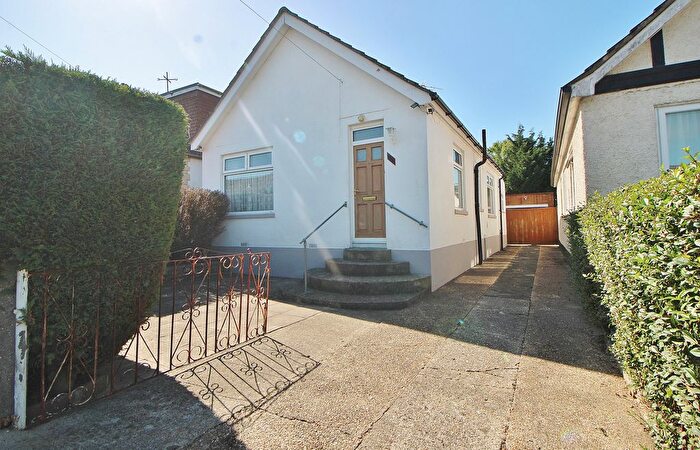 2 Bedroom Detached Bungalow For Sale In Lansdowne Avenue, Widley, PO7