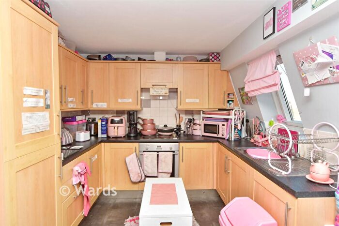 1 Bedroom Flat For Sale In High Street, Sheerness, Kent, ME12