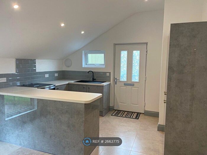 2 Bedroom Flat To Rent In Clay Hill, Beenham, Reading, RG7