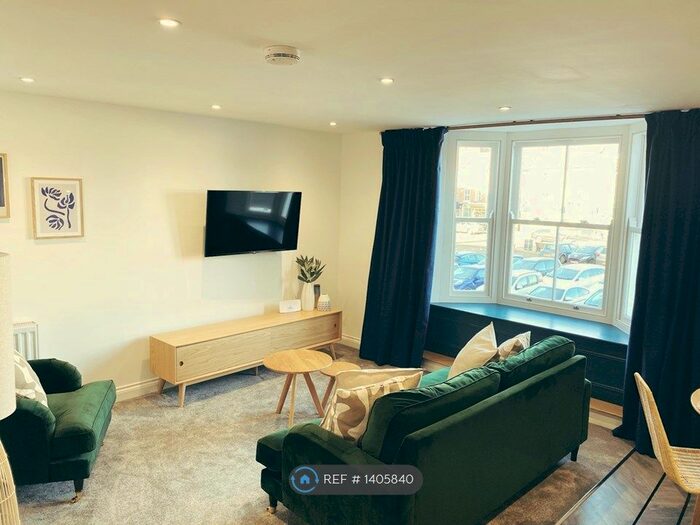 2 Bedroom Flat To Rent In High Street, Stokesley, Middlesbrough, TS9