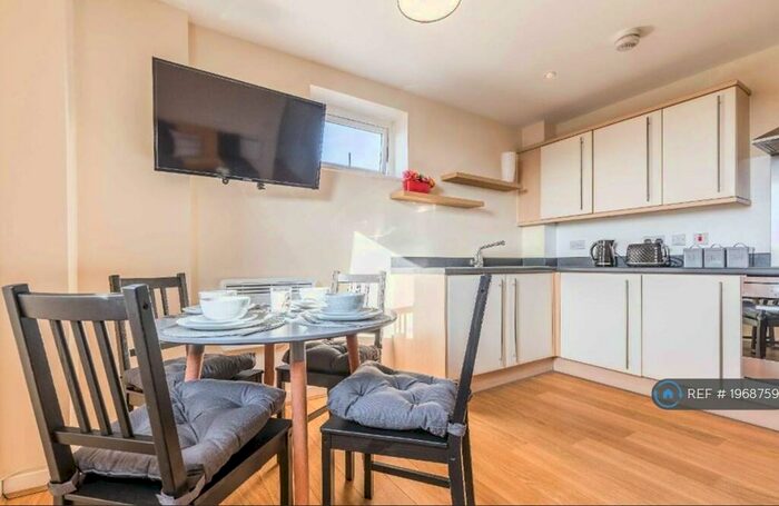 2 Bedroom Penthouse To Rent In The Junction, Slough, SL2