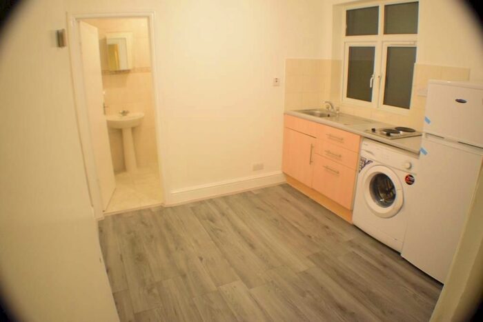 1 Bedroom Flat To Rent In Benwell Road, Holloway, N7