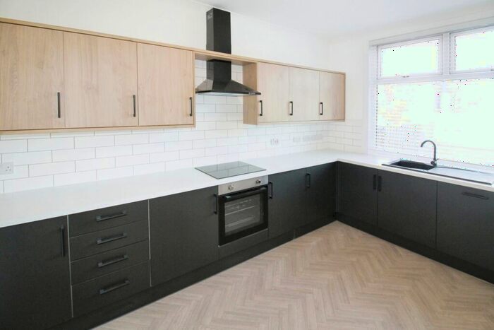 4 Bedroom End Of Terrace House To Rent In Christ Church Road, Armley, Leeds, LS12