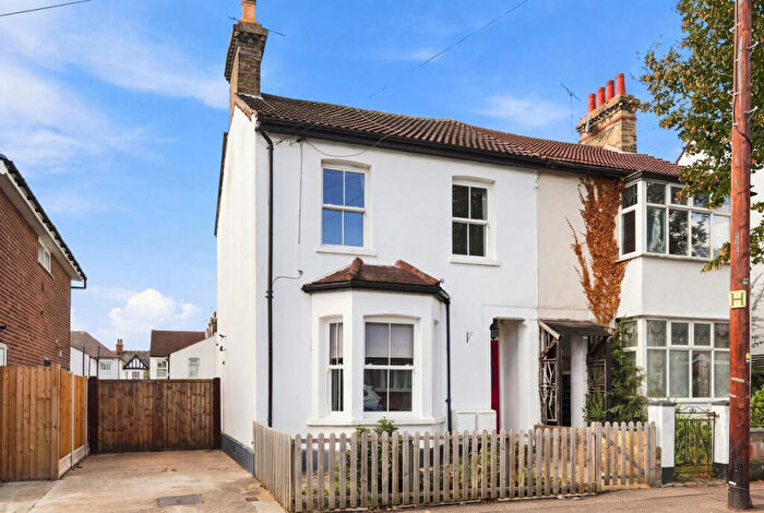 1 Bedroom Apartment For Sale In St Johns Road, Westcliff-on-sea, SS0