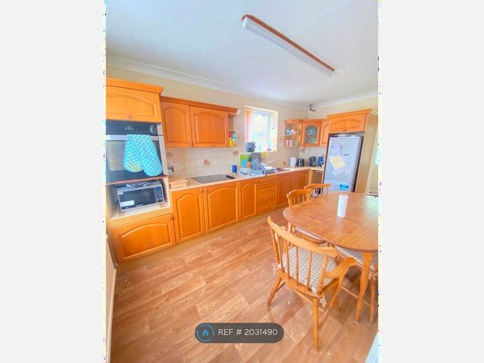 3 Bedroom Semi-Detached House To Rent In Ivory Road, Norwich, NR4