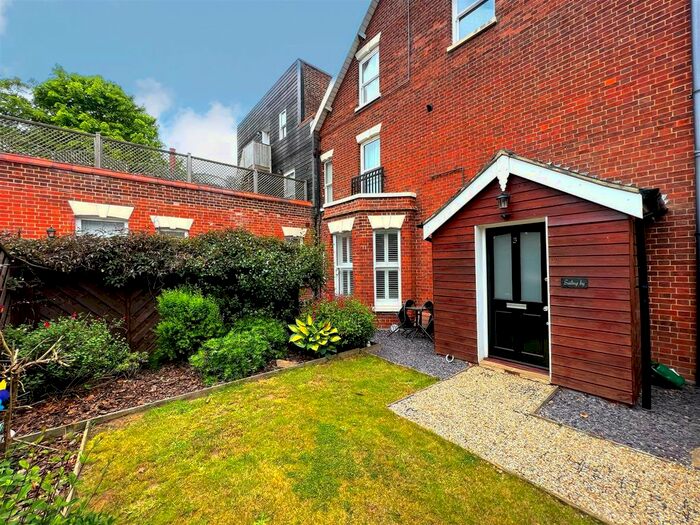 1 Bedroom Flat For Sale In North Walsham Road, Bacton, Norwich, NR12