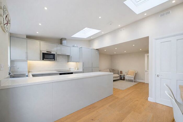 4 Bedroom End Terrace House To Rent In Upper Park Street, Cheltenham, Glos, GL52