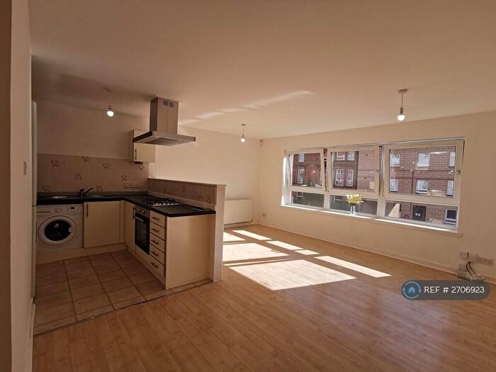 2 Bedroom Flat To Rent In Finlay Drive, Glasgow, G31