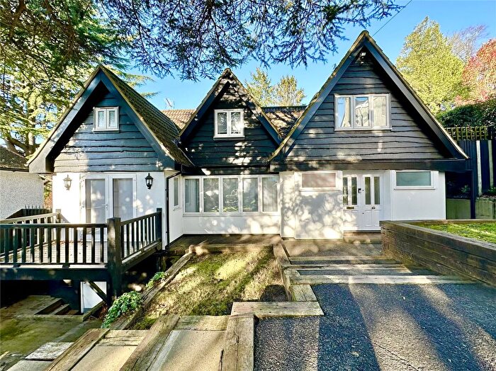 3 Bedroom Detached House To Rent In Hillside Road, Radlett, Hertfordshire, WD7