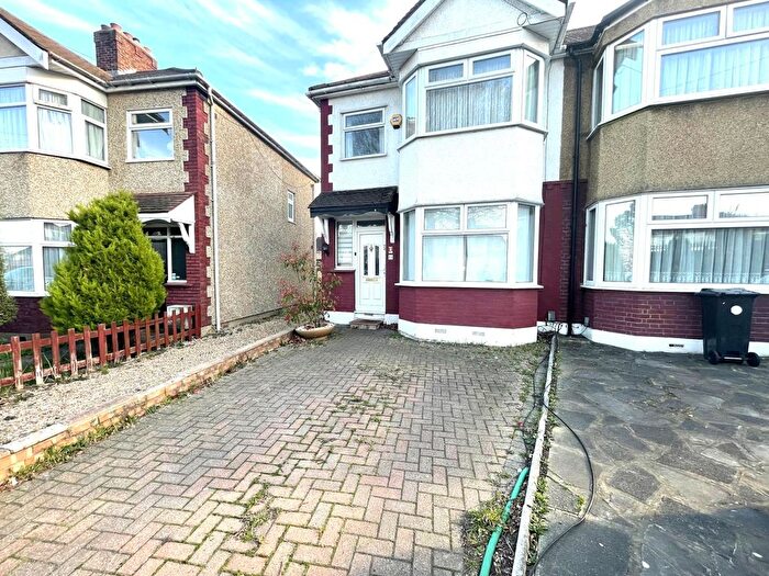 3 Bedroom Property To Rent In Elmhurst Road, Enfield, EN3