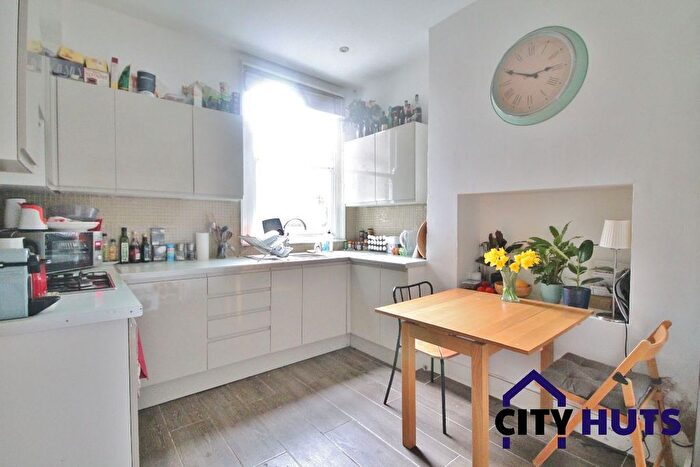 4 Bedroom Terraced House To Rent In Crowland Road, Seven Sisters, N15