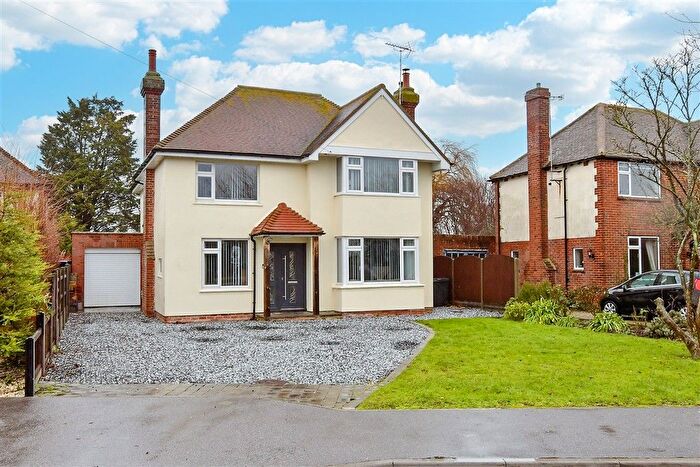 4 Bedroom Detached House For Sale In Cherry Orchard, Chestfield, Whitstable, Kent, CT5