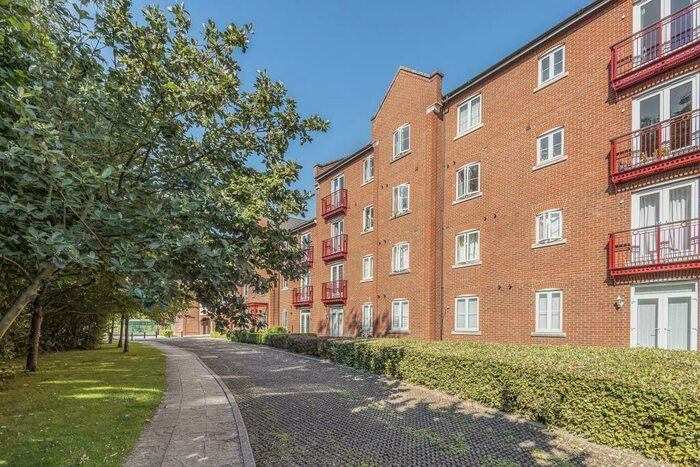 2 Bedroom Apartment To Rent In Coxhill Way, Aylesbury, HP21
