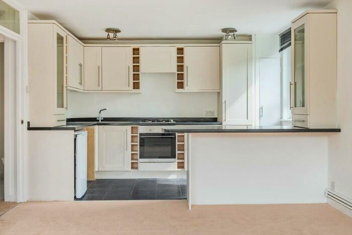 2 Bedroom Flat For Sale In College Road, Crystal Palace, SE19