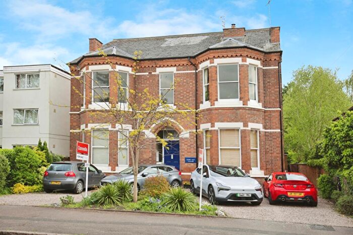 2 Bedroom Flat For Sale In Russell Terrace, Leamington Spa, CV31