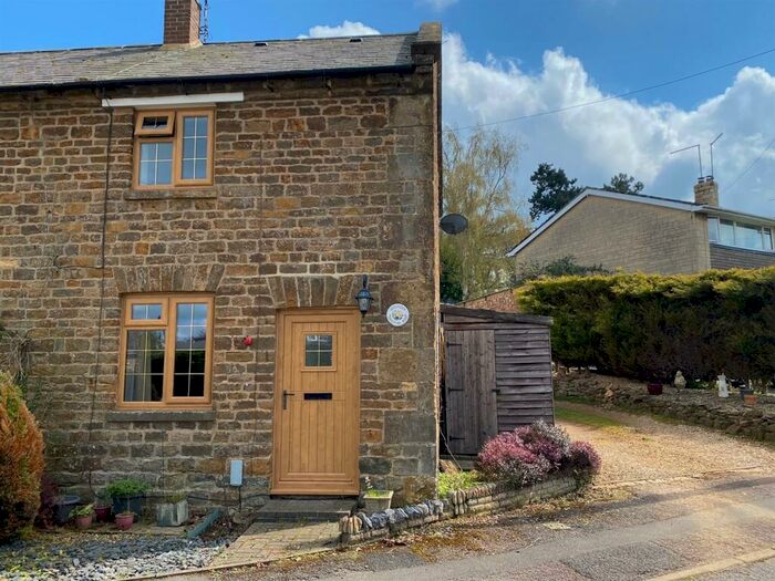 2 Bedroom Cottage For Sale In Daventry Road, Norton, NN11