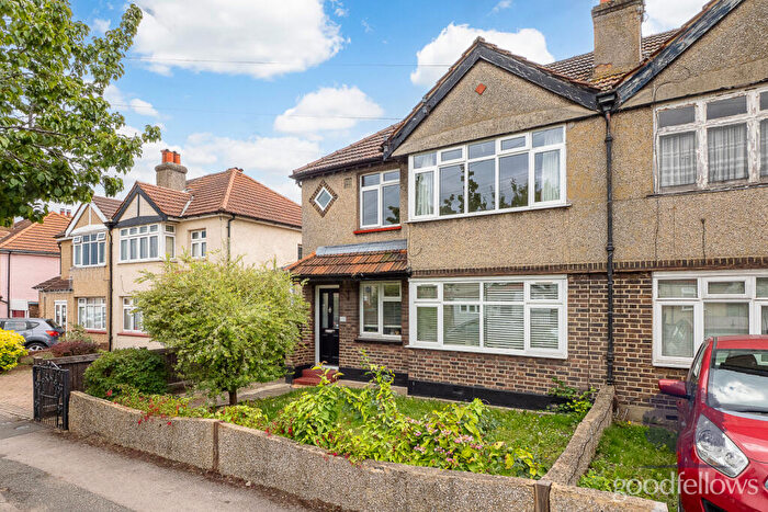 2 Bedroom Apartment To Rent In Paget Avenue, Sutton, SM1