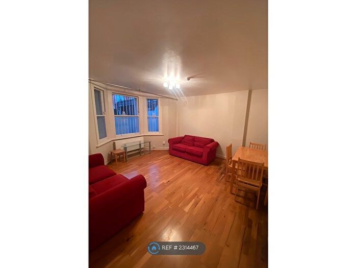 1 Bedroom Flat To Rent In Rossiter Road, London, SW12