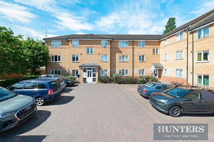 1 Bedroom Flat For Sale In Beaver Close, Morden, SM4