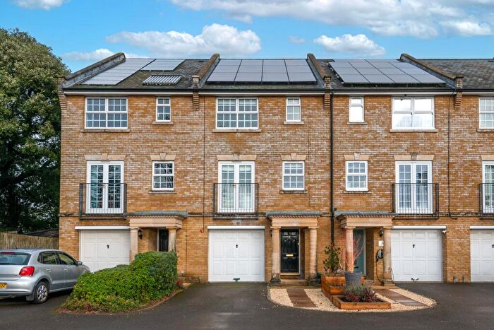 4 Bedroom Town House For Sale In Furze Place, RH1