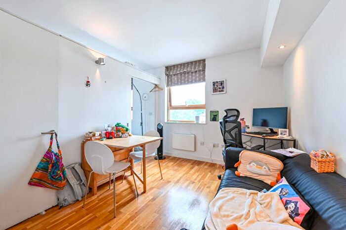1 Bedroom Flat To Rent In St Pancras Way, King's Cross, London, NW1