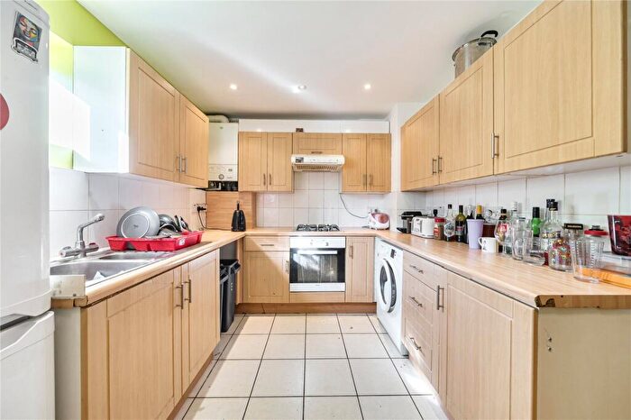 3 Bedroom House To Rent In Bankside Place, Vale Terrace, London, N4