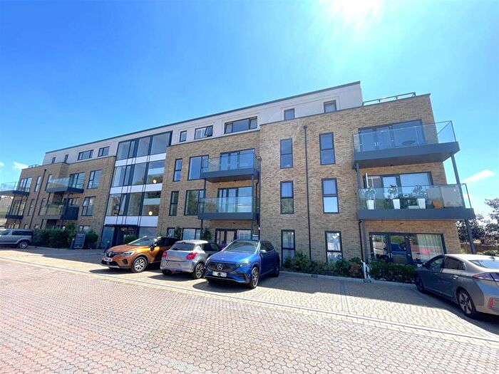 2 Bedroom Retirement Property For Sale In Nightingale Square, Fountain Way, Salisbury, SP2