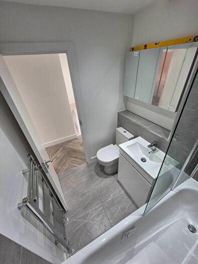 2 Bedroom Apartment To Rent In Rochford Close, Broxbourne, EN10