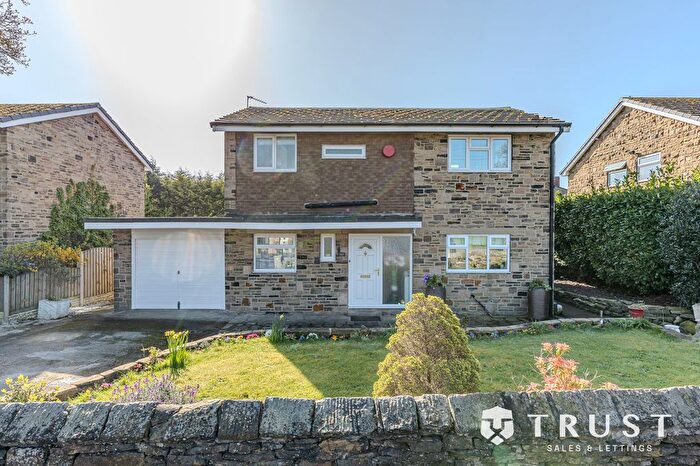 3 Bedroom Detached House For Sale In Old Bank Road, Earlsheaton, WF12