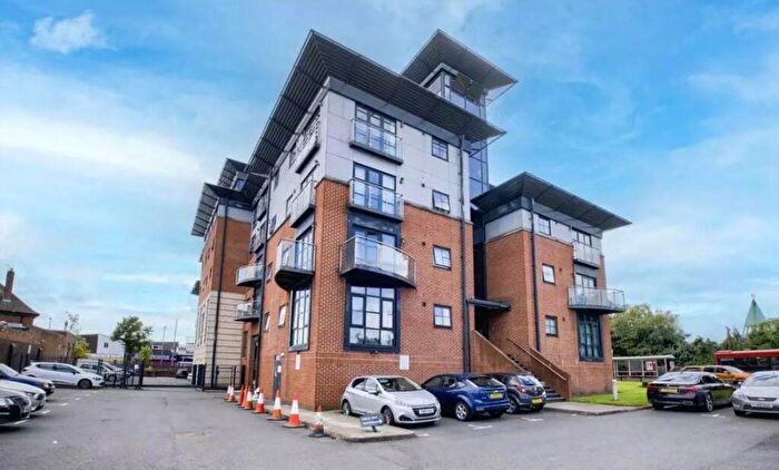 2 Bedroom Flat To Rent In The Heights, Walsall Road, West Bromwich, West Midlands, B71