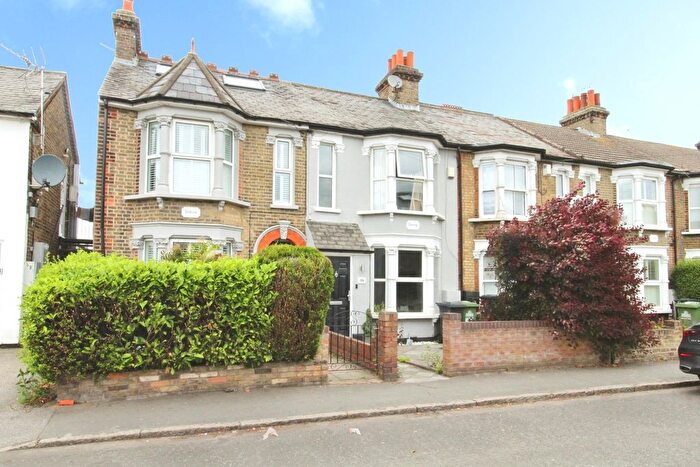 3 Bedroom Terraced House For Sale In Rye Road, Hoddesdon, EN11